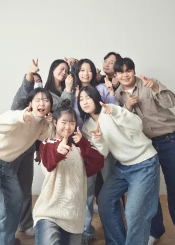 2026.청년회사진-총쏘기