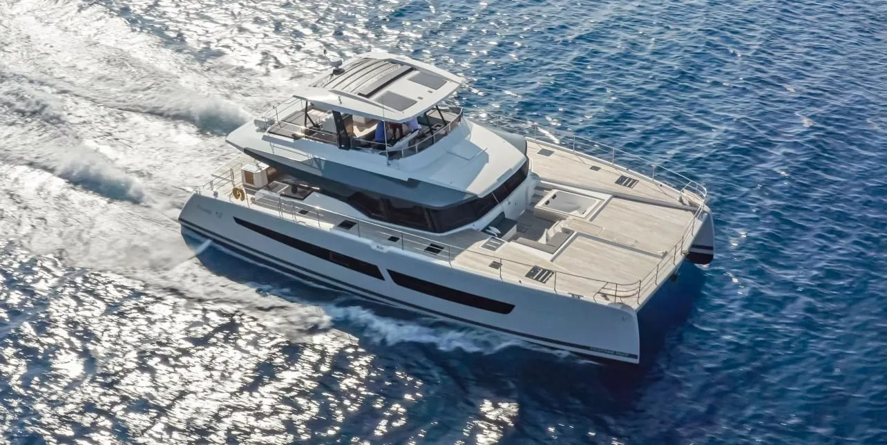 20.3м аренда Fountaine Pajot Alegria 67 моторный катамаран в Афины