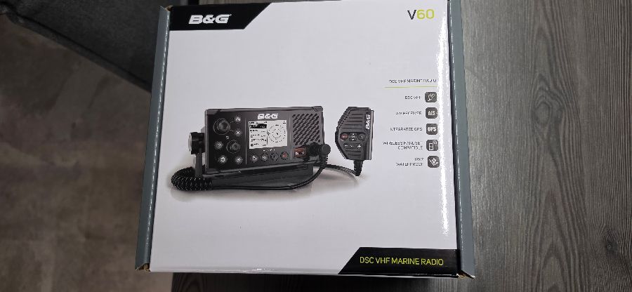 B&G Funkgerät V60 mit Handteil H60