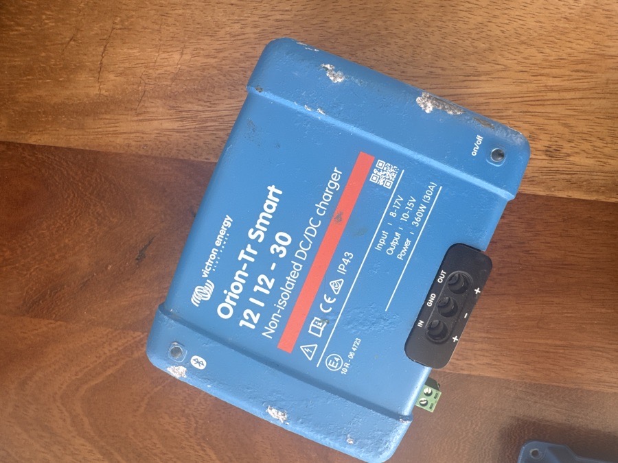 2x Victron Orion Smart DC/DC Charger 12/12 -30 — photo 2