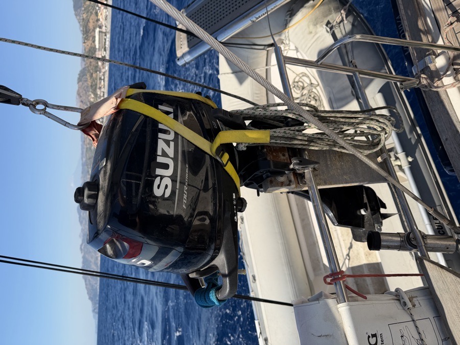 Outboard Engine 6 PS 4 Stroke Suzuki DF6 - fresh from Service