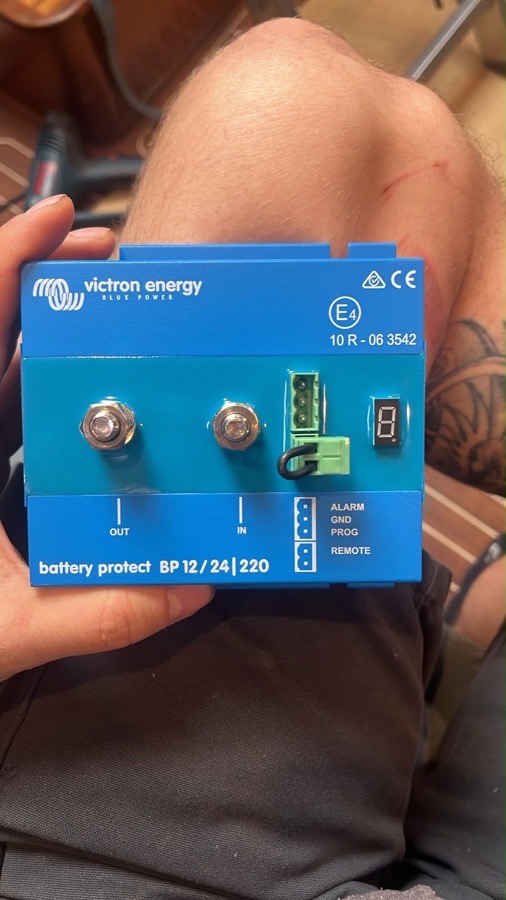 Victron BatteryProtect 12V/24V-220A