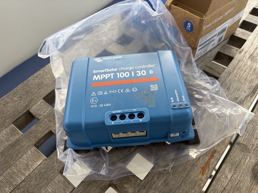 Victron Solarregler 100/30