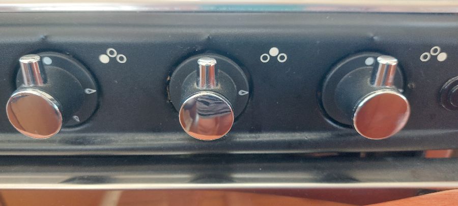 ENO 3-burner gas stove, barely used — photo 3