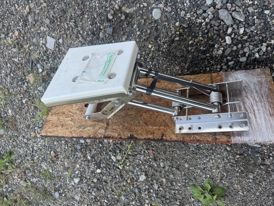 Outboard Motor Mount, Two Spring