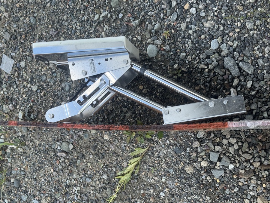 Outboard Motor Mount, Two Spring — photo 2