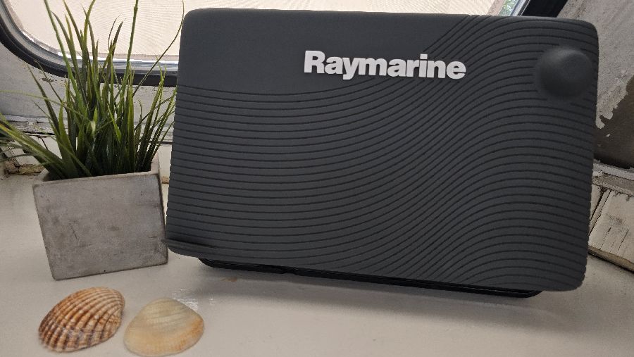 Raymarine c127 Chartplotter & Fishfinder — photo 3