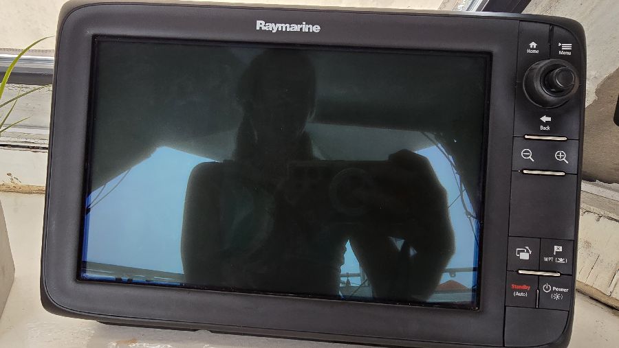 Raymarine c127 Chartplotter & Fishfinder — photo 5