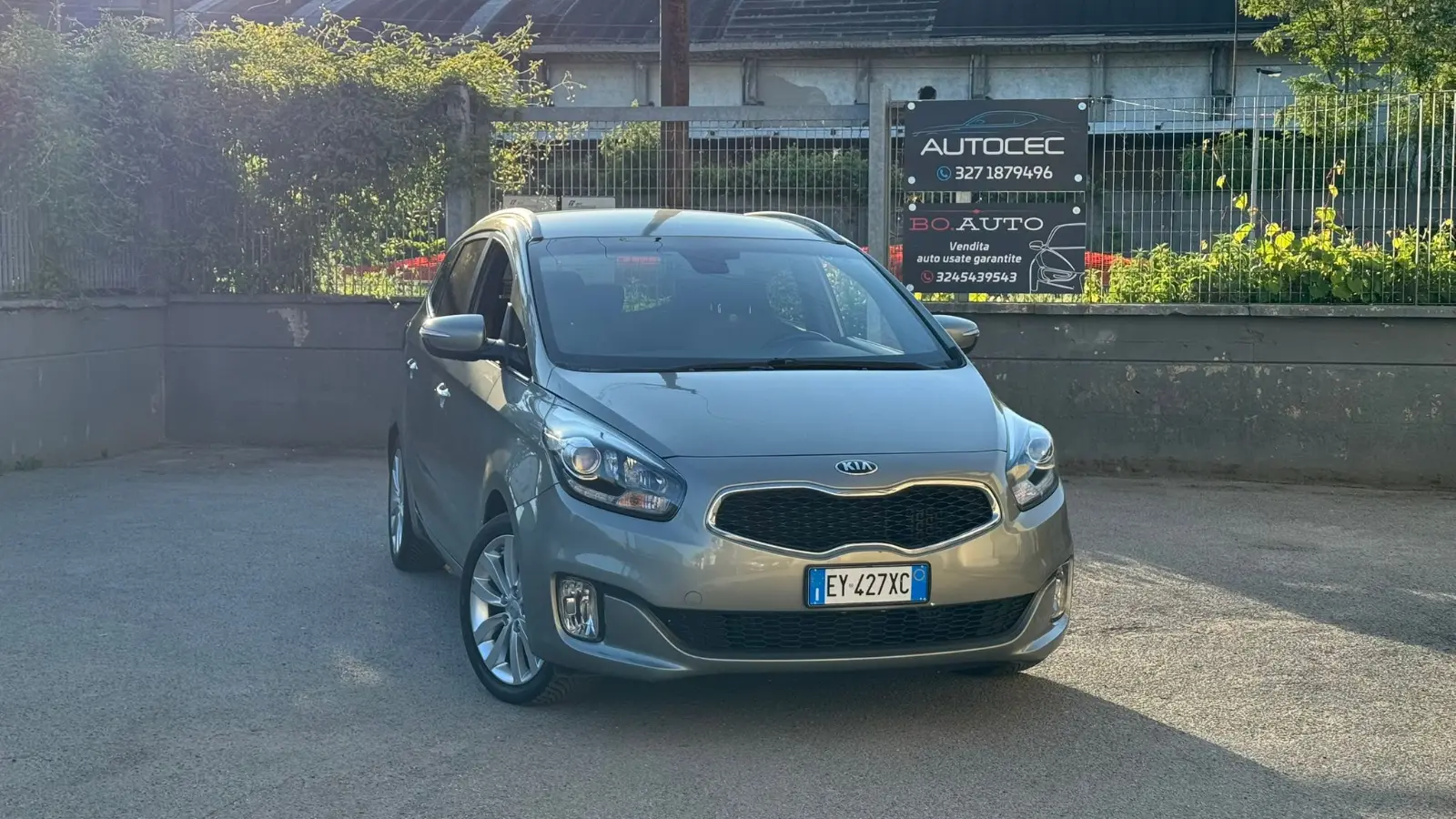 Kia Carens  - Foto 1