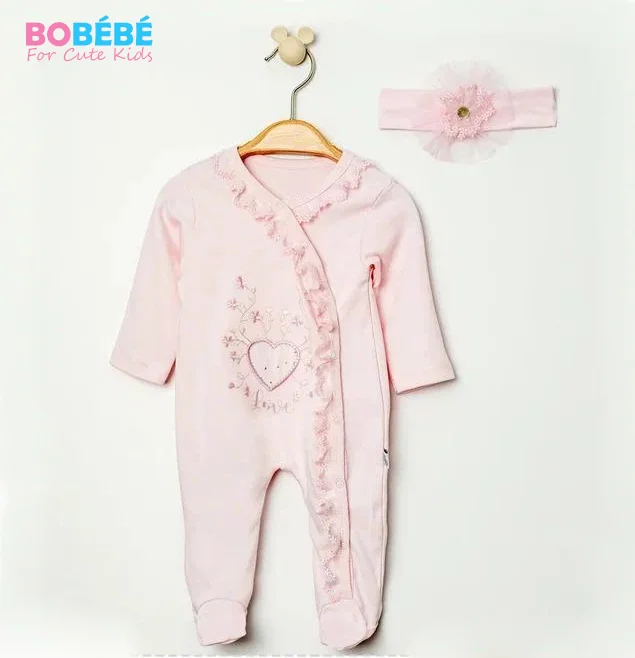 Grenouillère bébé fille rose — 2 pièces (grenouillère + bandeau) — fermeture croisée — détails dentelle