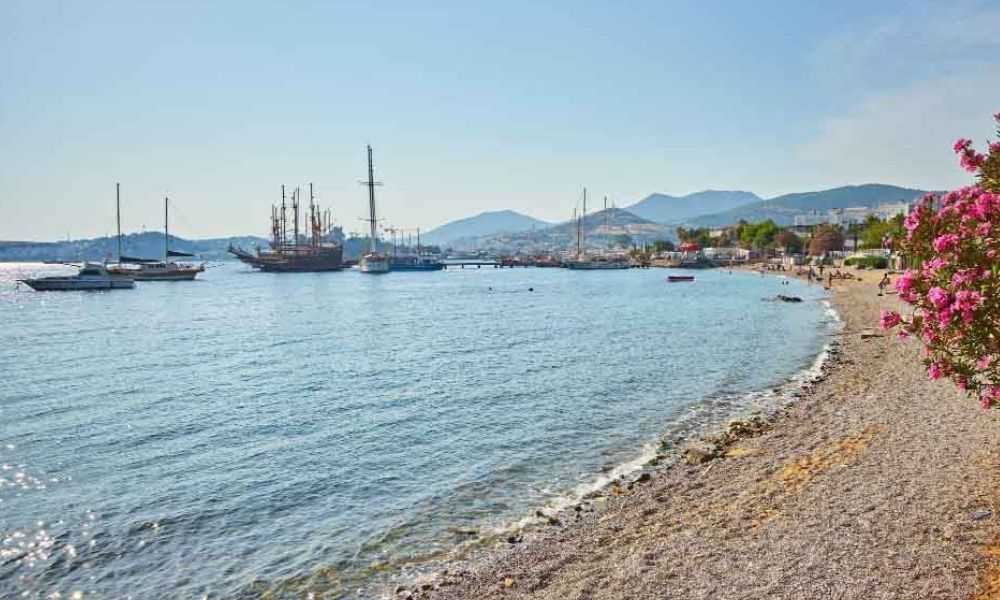 Bodrum Gümüşlük Rehberi – Antik Myndos, Balık Restoranları, Gün Batımı ve Kültürel Miras