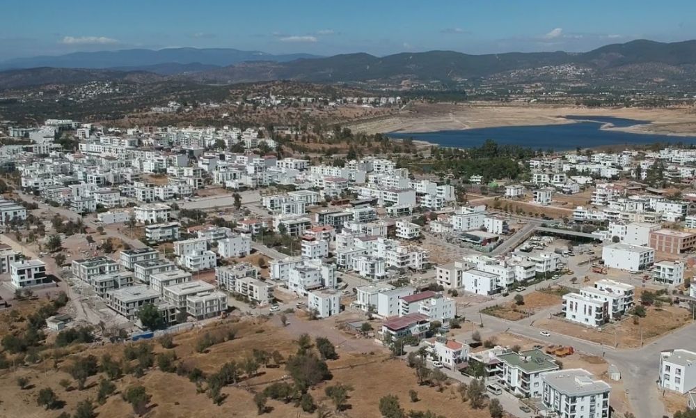 Mumcular köy merkezi ve geleneksel Bodrum evleri