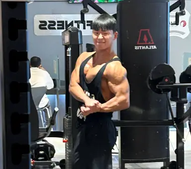 Profile photo of bodybuilder Lee Yong-woo