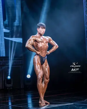 Profile photo of bodybuilder Lee Chan-young
