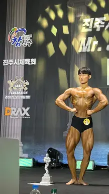 Profile photo of bodybuilder Park Gyeong-deok