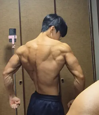 Profile photo of bodybuilder Lee Min-tak