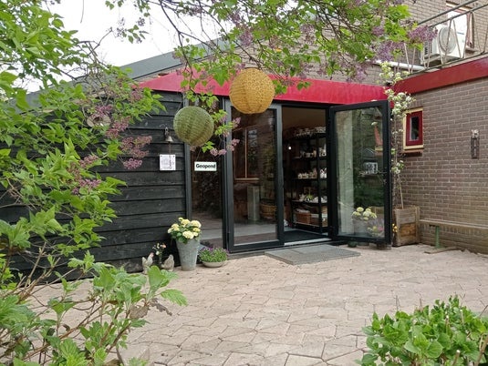 't Landwinkeltje en Melktap Firma Van Zee