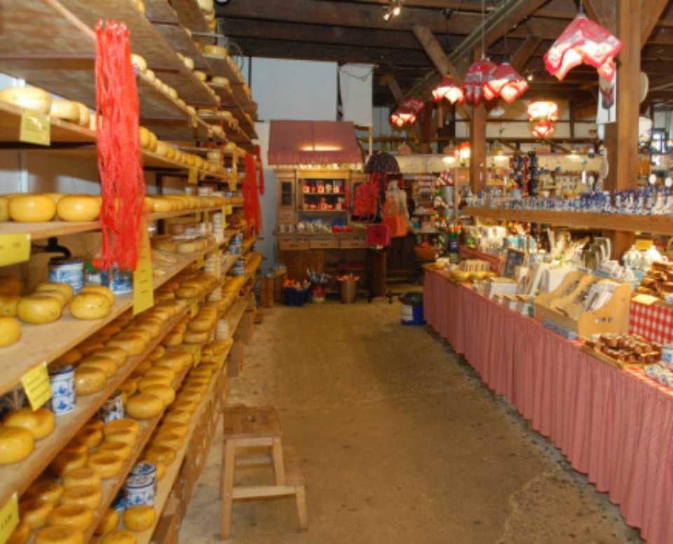 Kaasboerderij en klompenmakerij Clara Maria