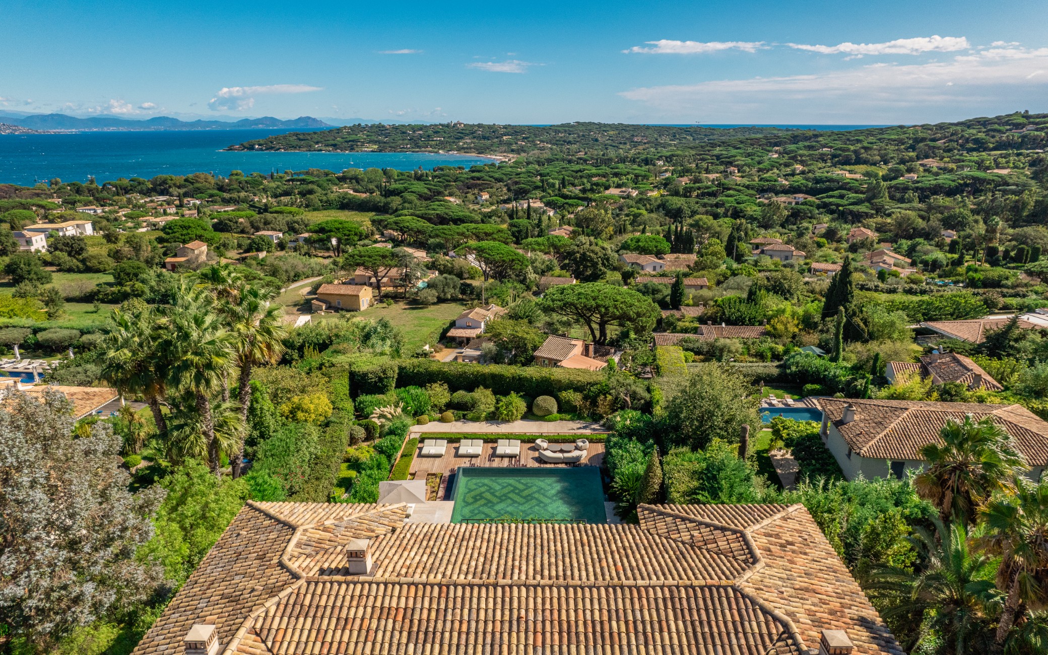 Saint-Barthelemy accommodation - Toumiettes - Discover this stunning luxury villa offering a breathtaking view of the sea and lush surroundings. The property features a private pool and a lush garden.