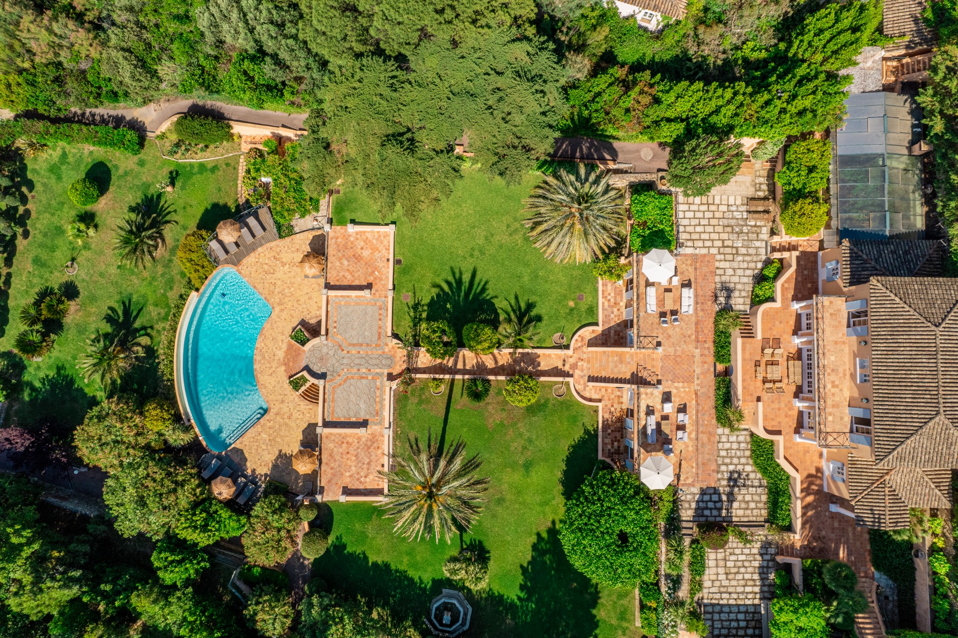 Saint-Barthelemy accommodation - Ramade Graniers - Discover this stunning luxury home with a private pool and tropical garden. Perfect for a dream life.
