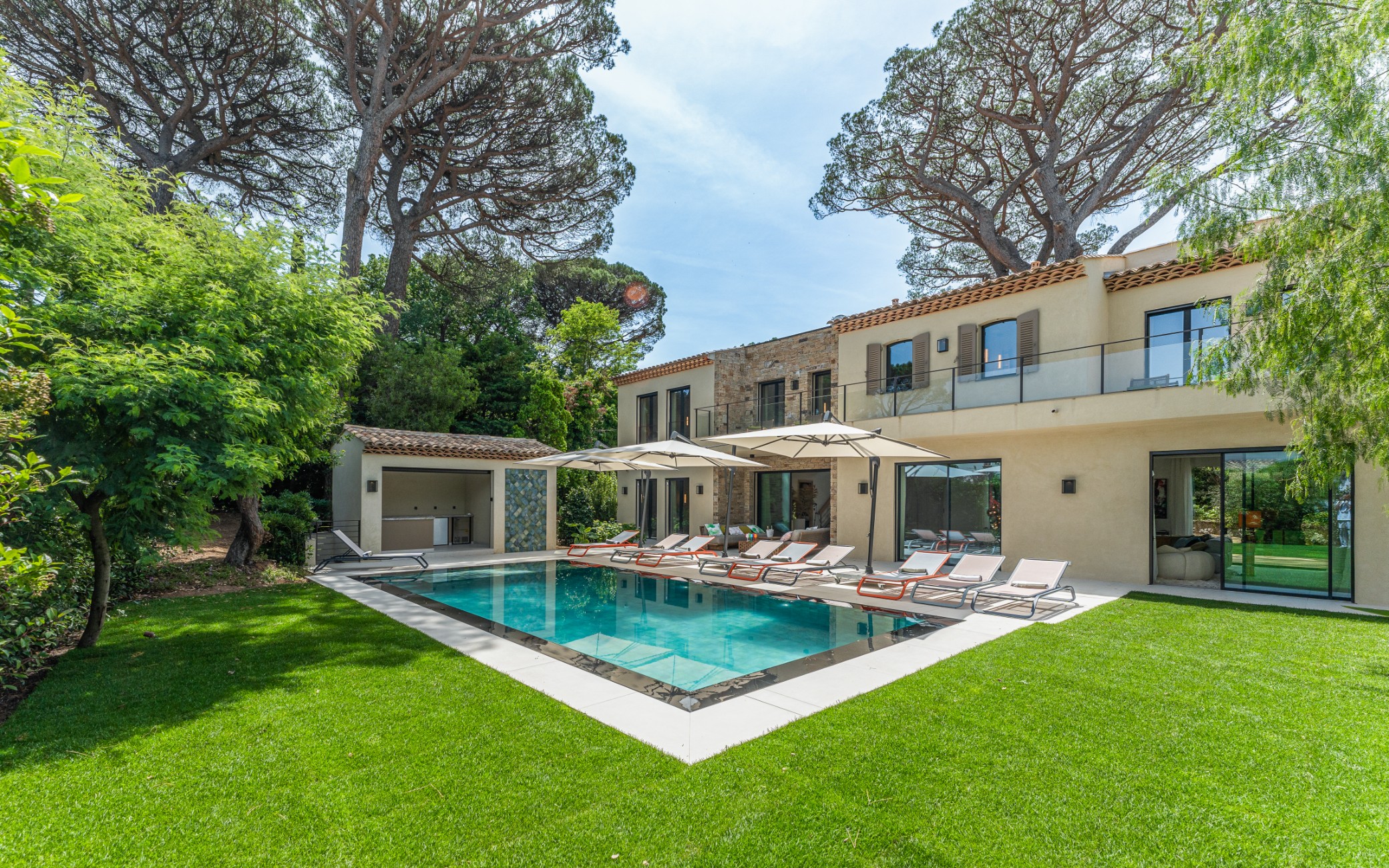  location - Sous les Pins - Beautiful luxury home with a private pool and well-maintained garden, perfect for relaxation.