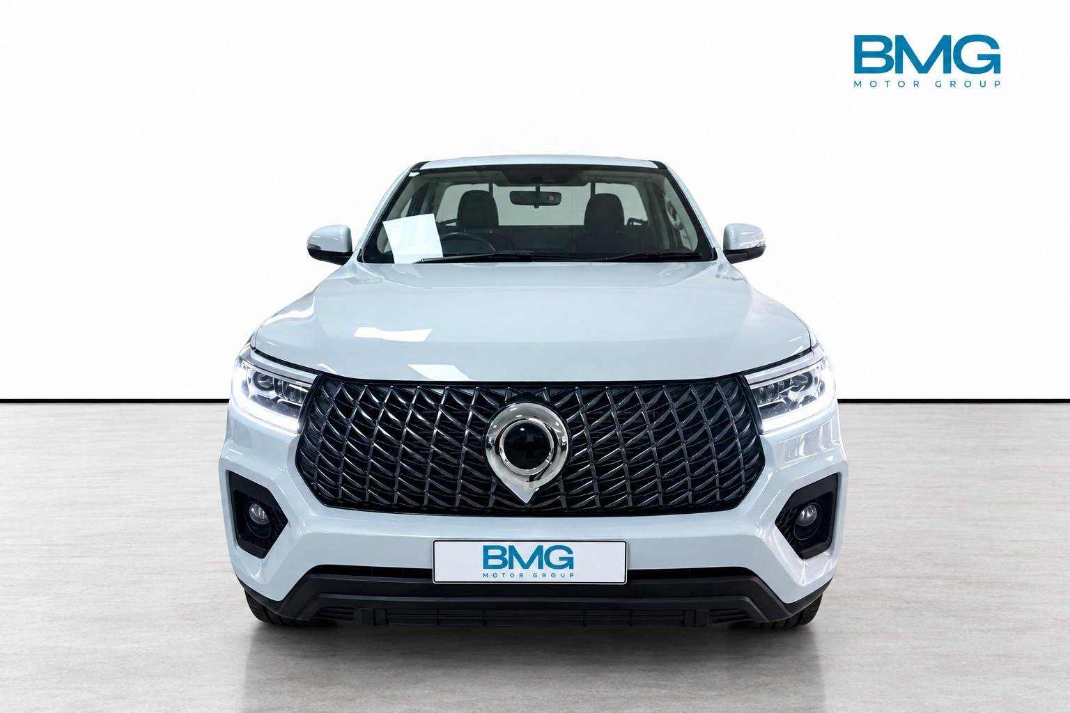2026 GWM P300 — Front