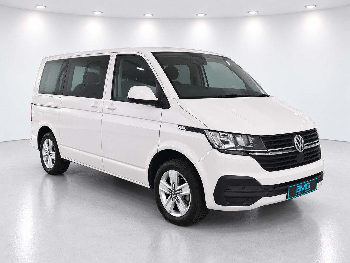 2024 Volkswagen Kombi — Front-right three-quarter
