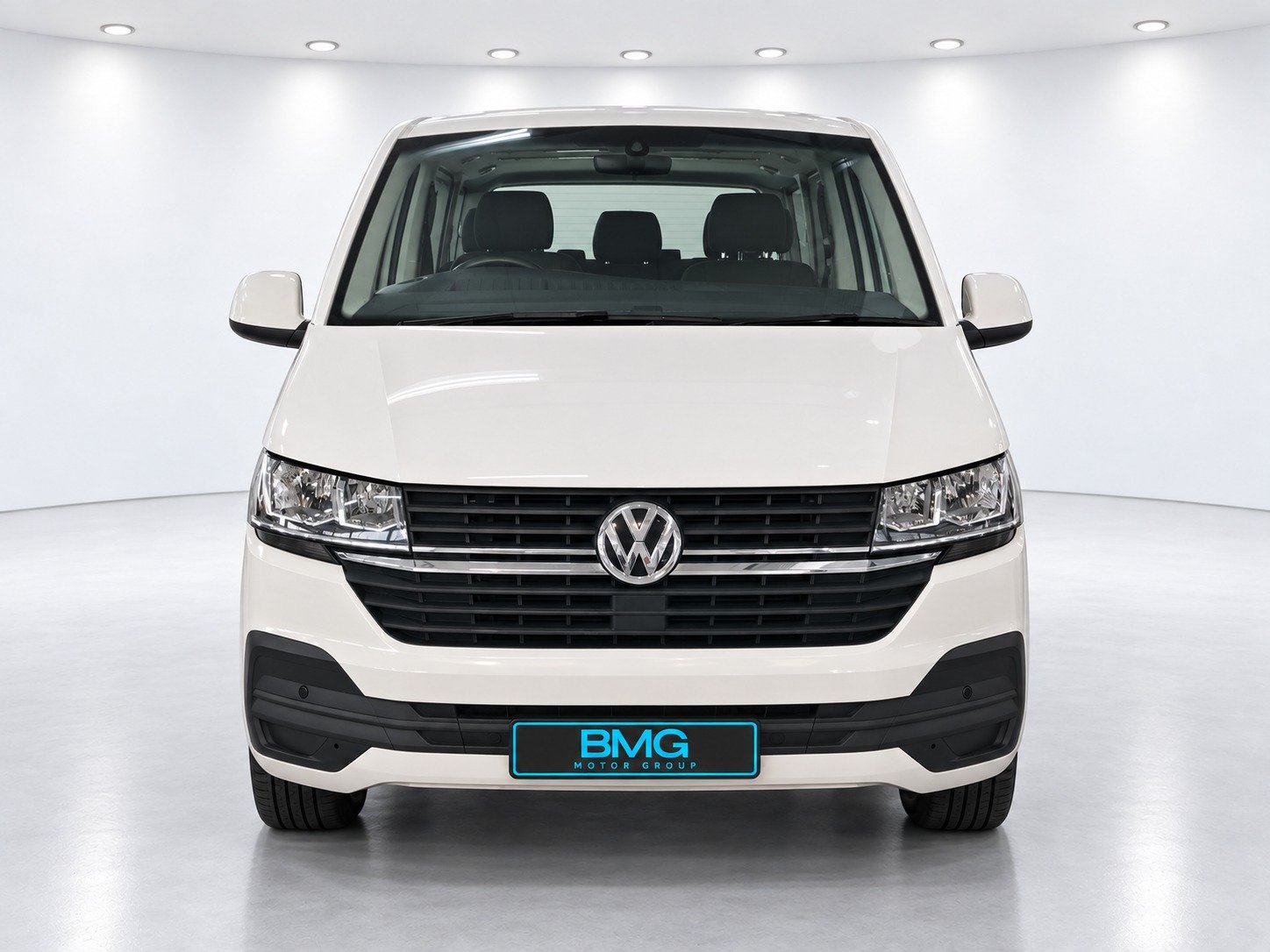 2024 Volkswagen Kombi — Front
