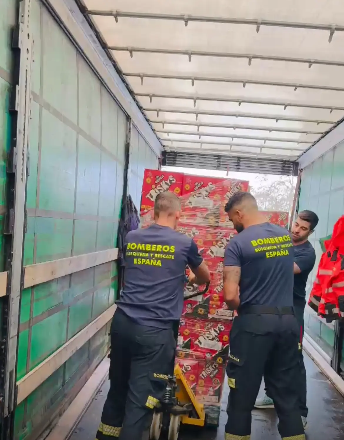 Donación de alimentos en Ronda para afectados por el temporal en Grazalema