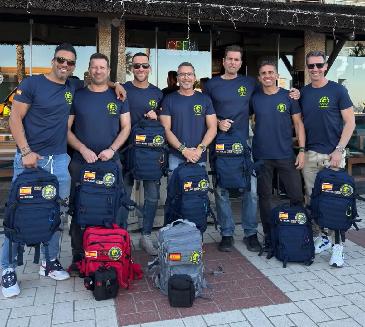 Entrega de mochilas sanitarias y drones para búsqueda y rescate en emergencias