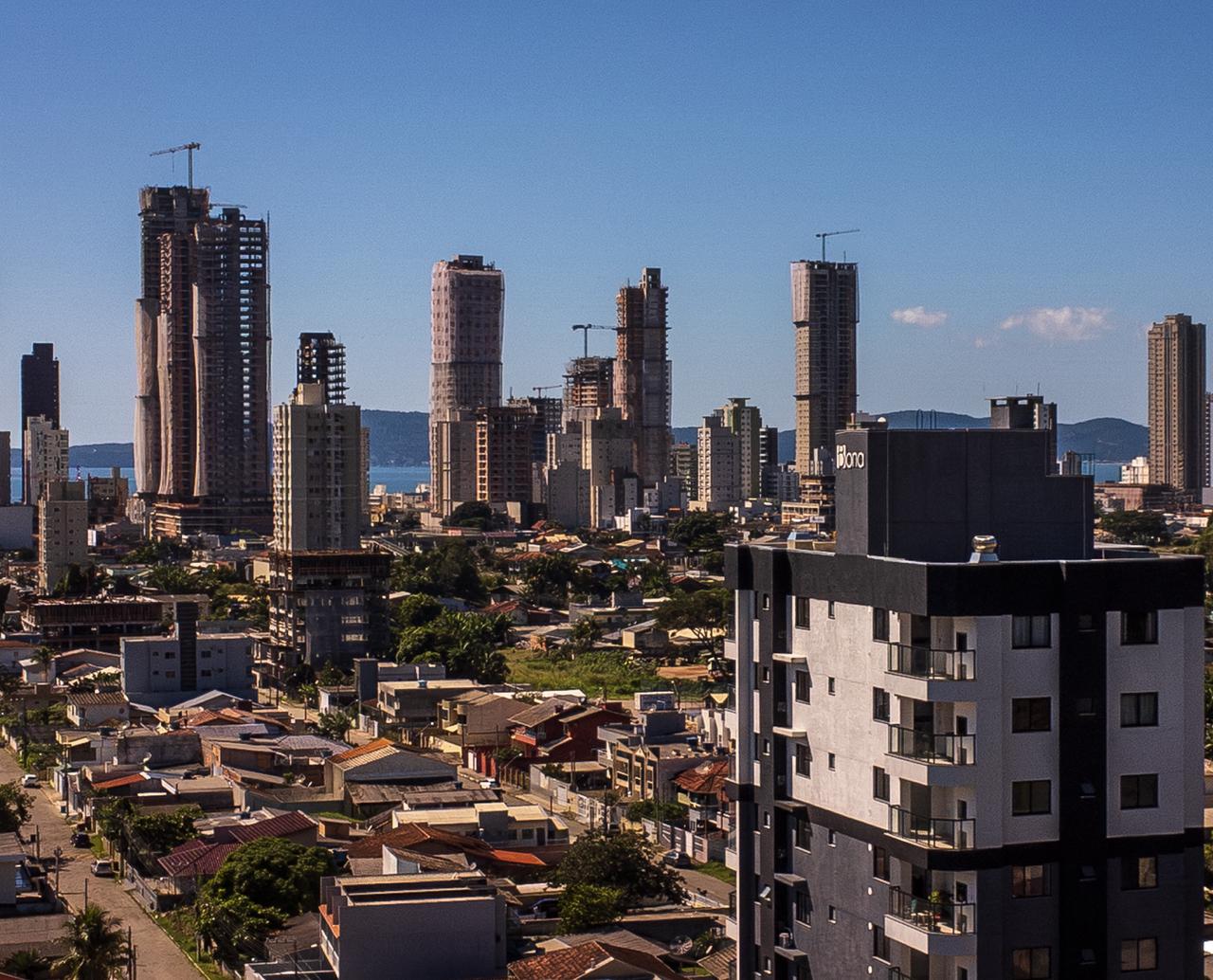 Benjamin Residence - Lateral