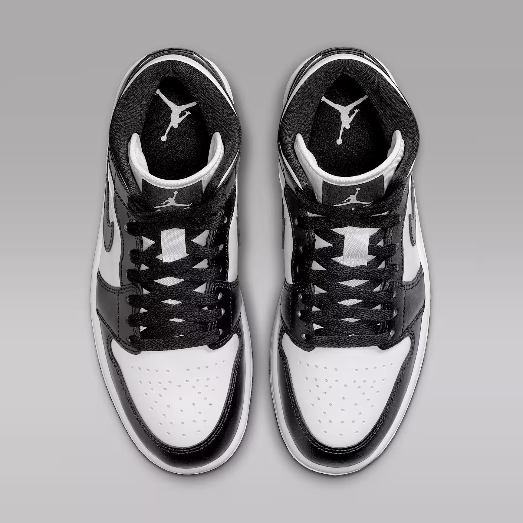 Air Jordan 1 Mid view 4