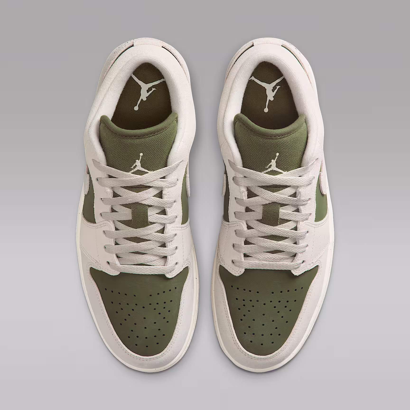 Air Jordan 1 Low SE view 4