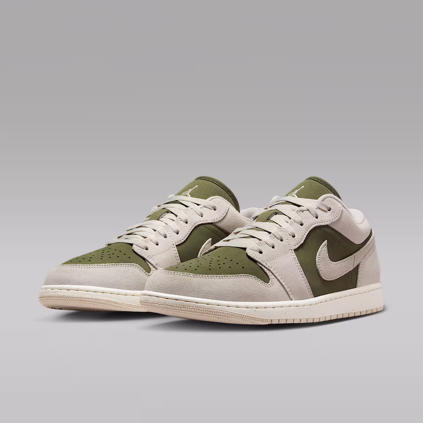 Air Jordan 1 Low SE view 5