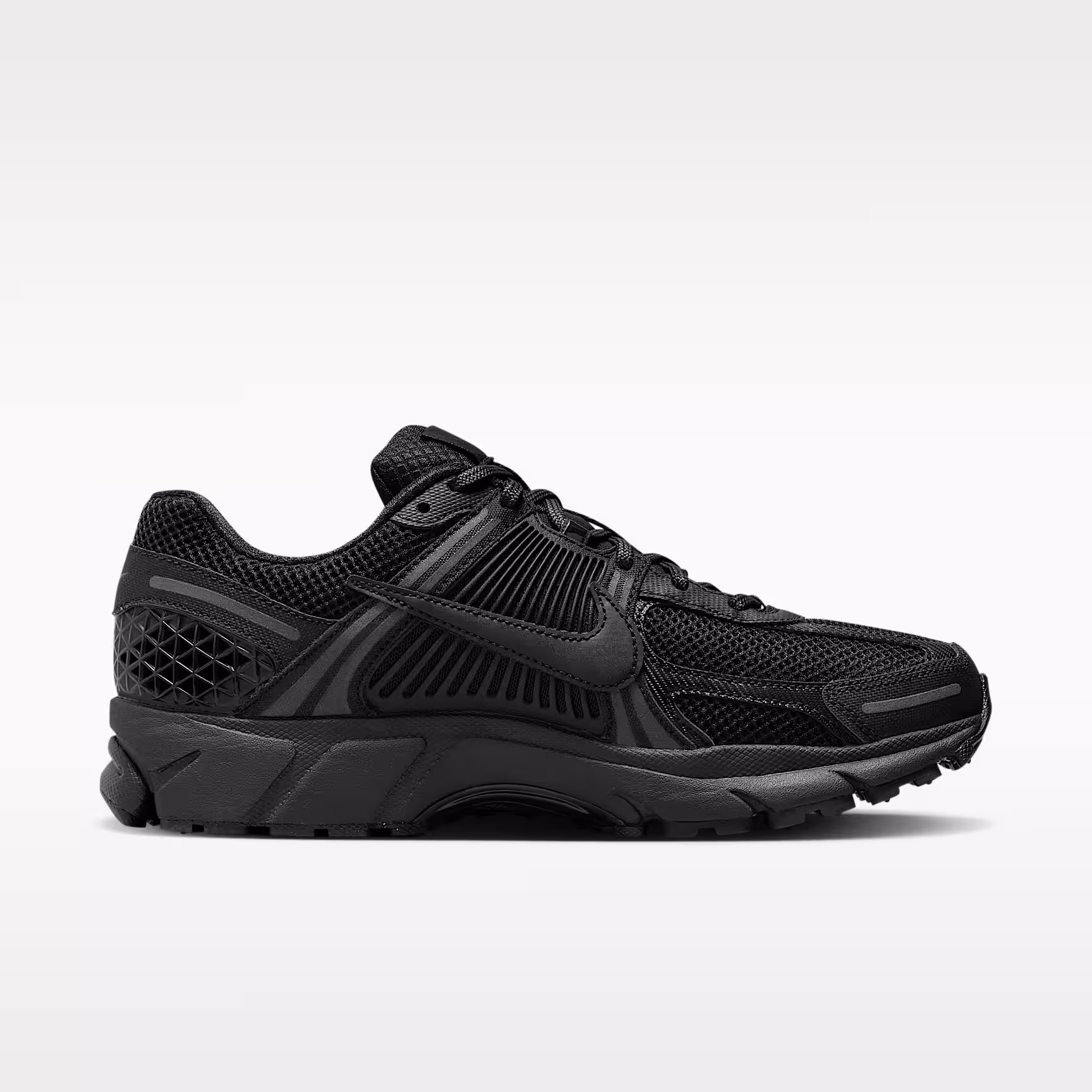 Nike Zoom Vomero 5 view 3