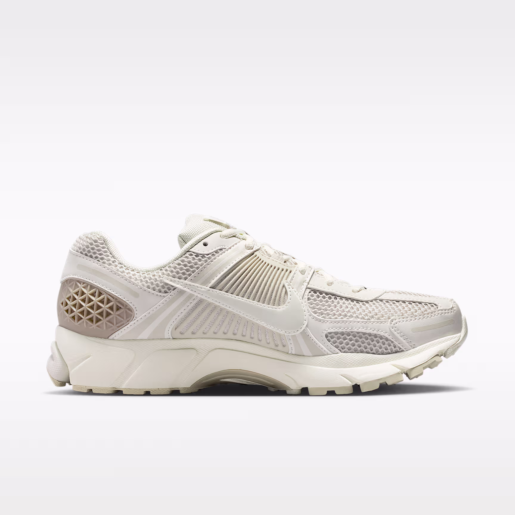 Nike Zoom Vomero 5 view 3