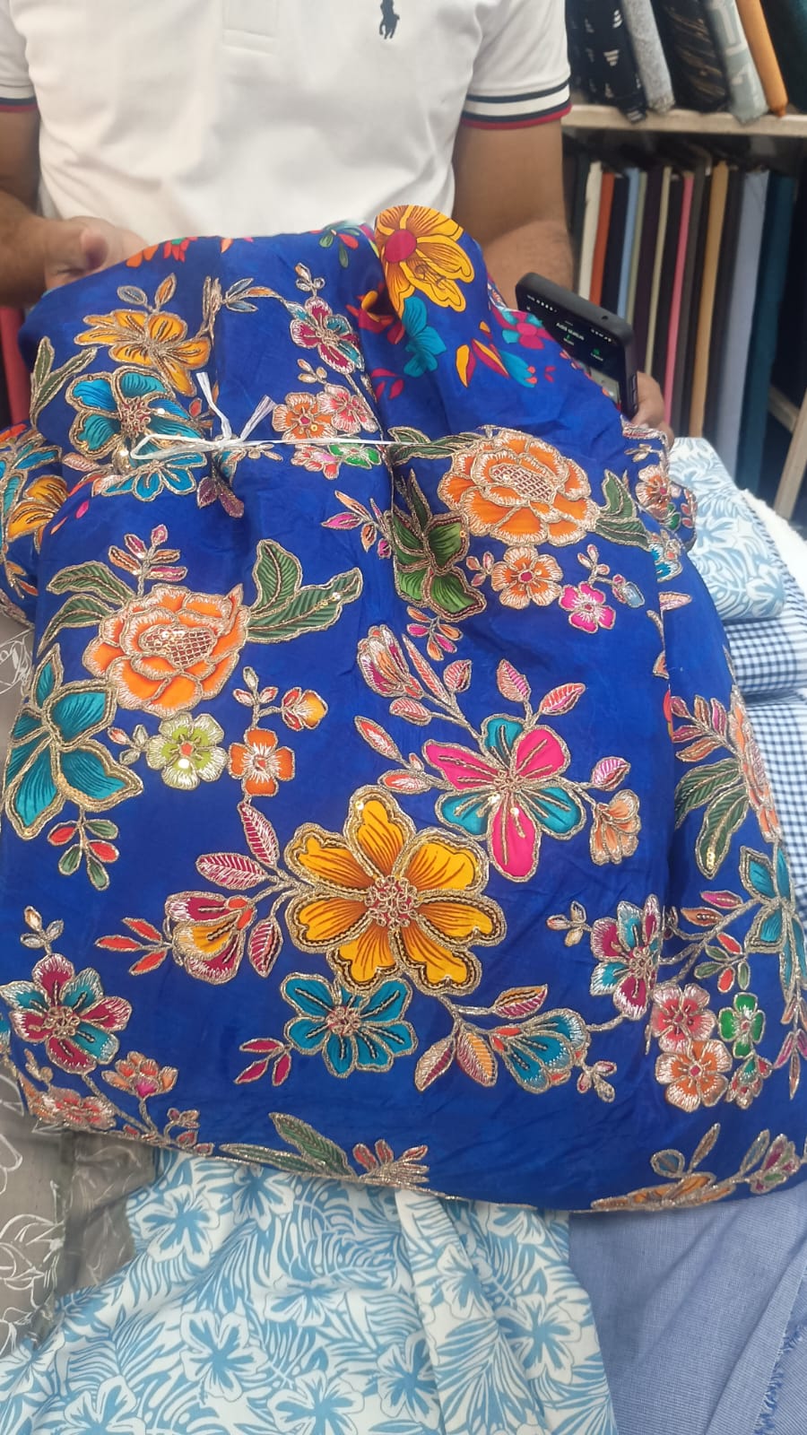 Cloth logo