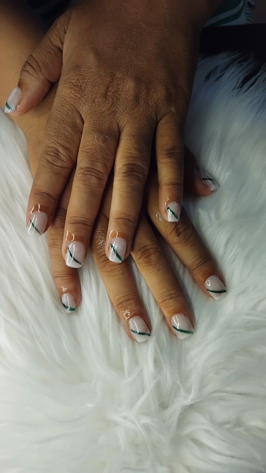 Glossygirlnails logo