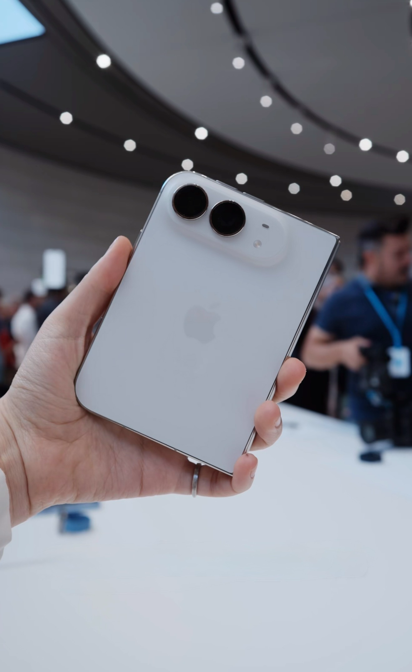 【Apple 發表會懶人包】iPhone 18 Pro、iPhone Duo 正式登場！17、17e 全面漲價，Apple Watch S12、Ultra 4、AirPods 5 一次看 文章圖片