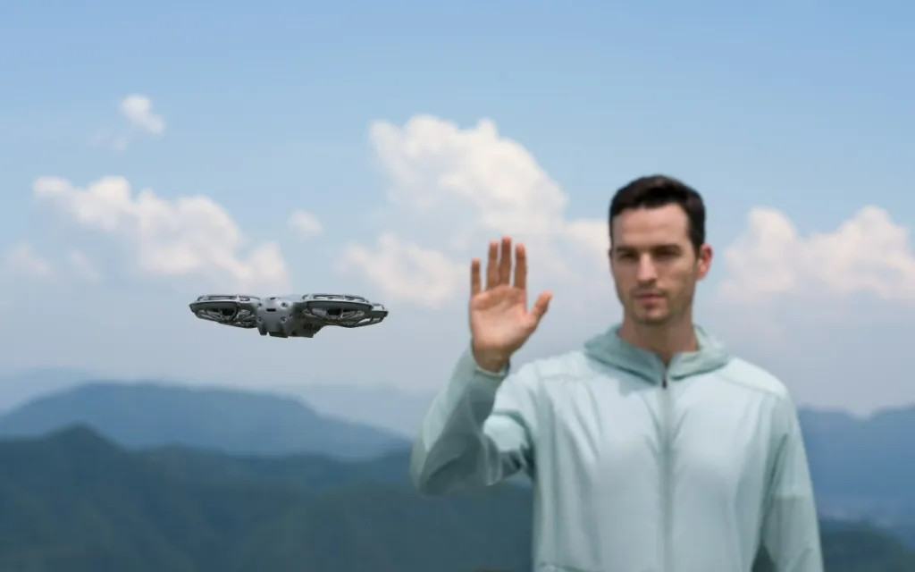 DJI Neo 2 開箱評價：親子空拍機推薦，手勢操控免搖桿、室內飛行也安心！ 文章圖片