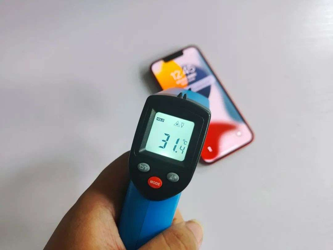 【2026最新】iPhone發燙正常嗎？這5種狀況請立刻送修！常見發熱原因與快速降溫全攻略 文章圖片