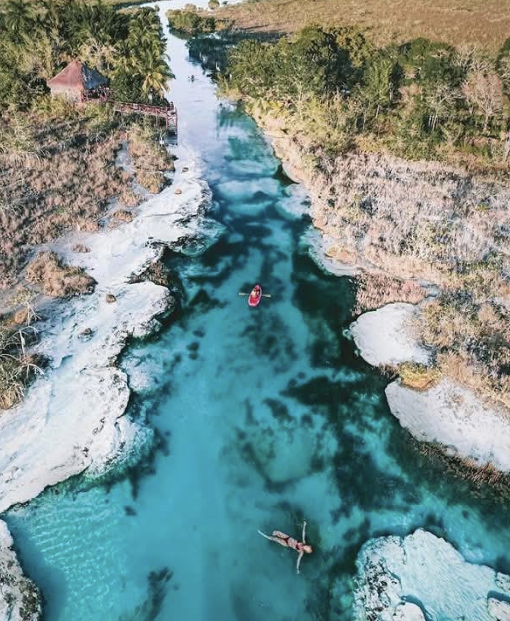 Los Rapidos crystal clear natural stream