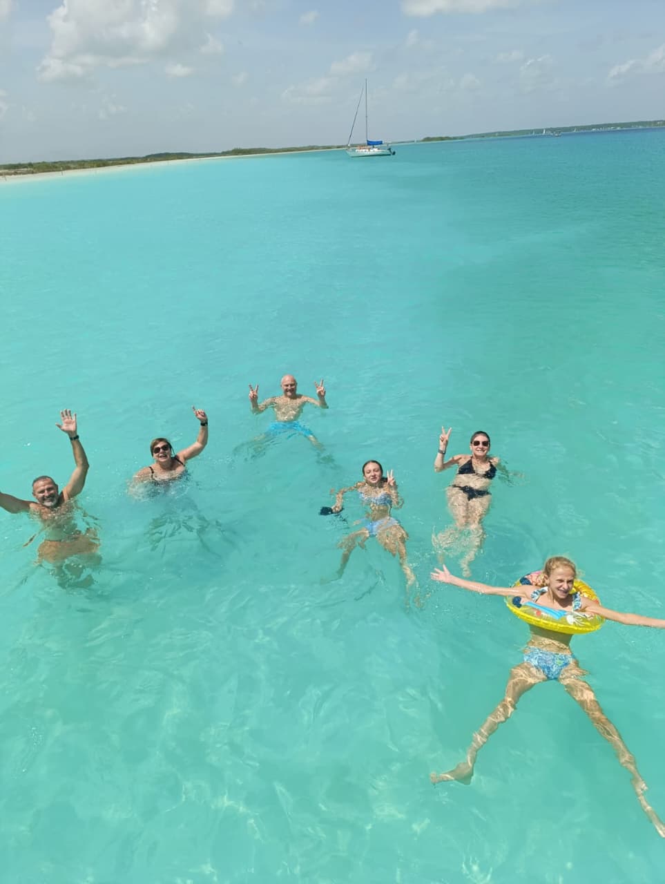 Private Sailboat Tour in Bacalar Lagoon - Image 8