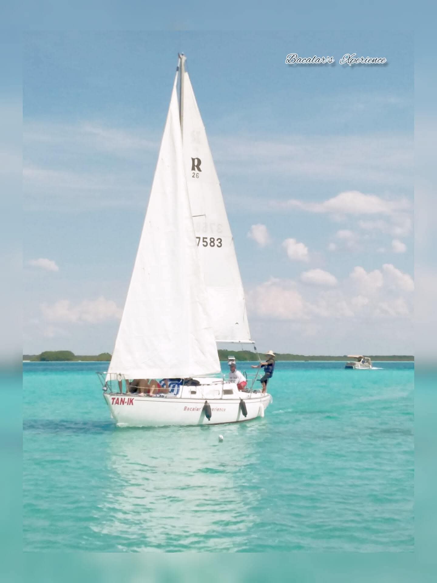 Private Sailboat Tour in Bacalar Lagoon