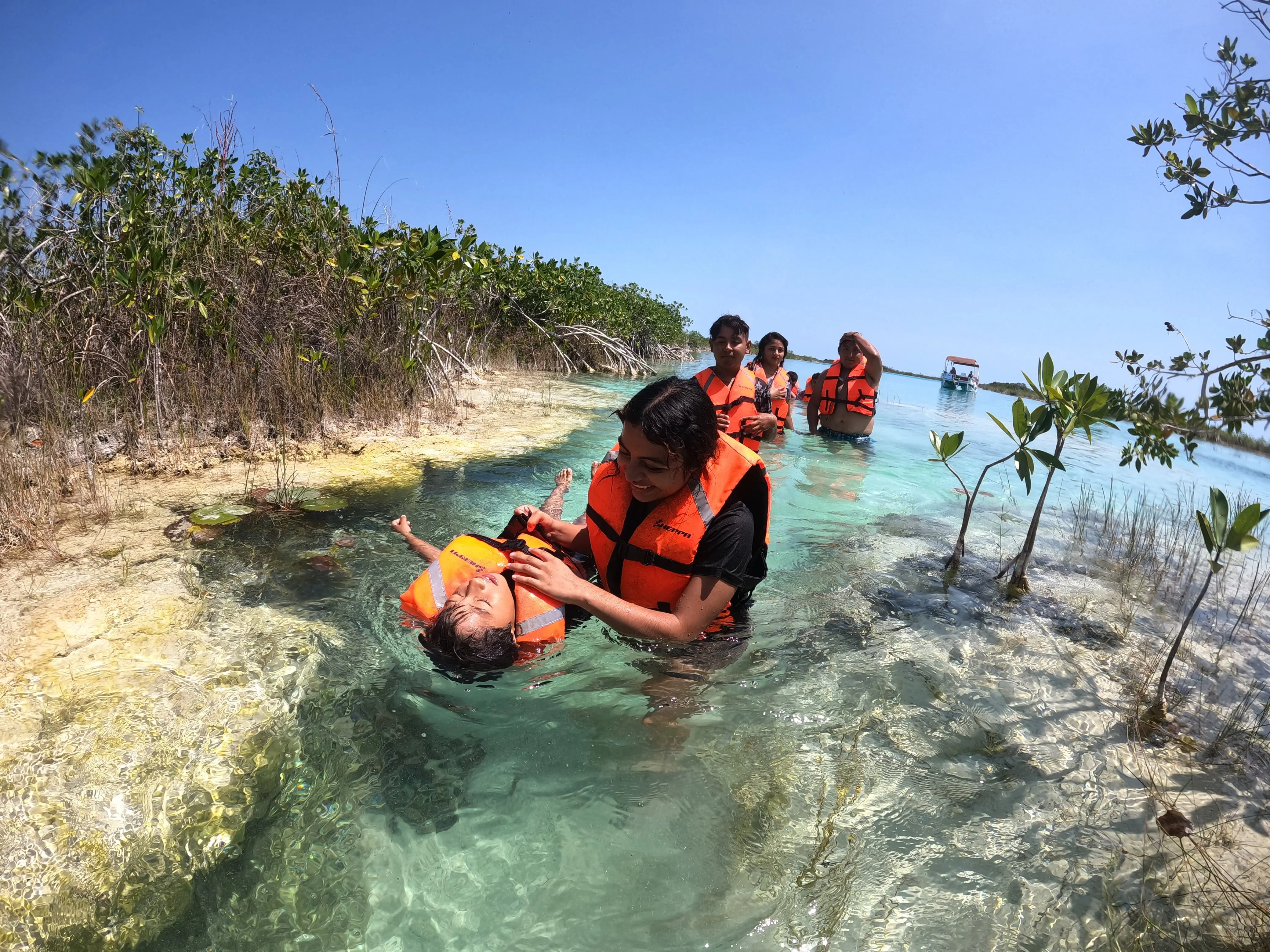 Tour Privado a Los Rápidos de Bacalar (4 horas) - Image 4