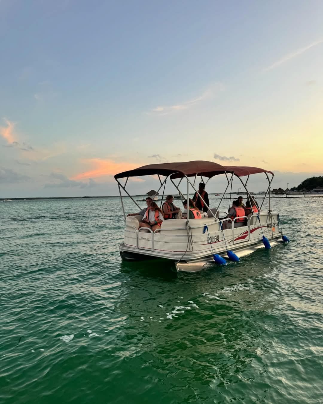 Tour Privado en Pontón - Bacalar Laguna Origen