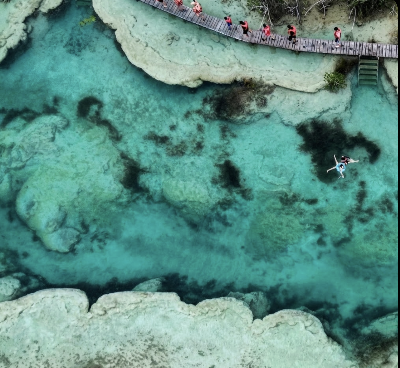 Tour Los Rápidos en Pontón en la Laguna de Bacalar - Image 2