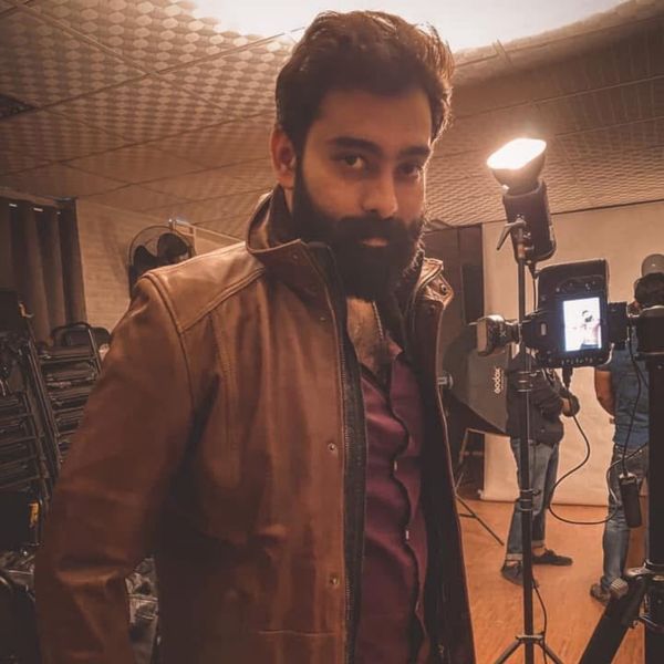 Hasan Muneer, Photo & video in Illinois