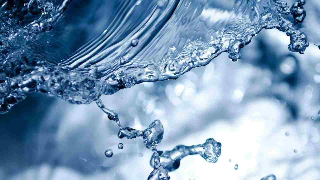 Air Alkali Kangen: Apa Risiko Dan Manfaat Minum Air pH Tinggi-DoctorOnCall