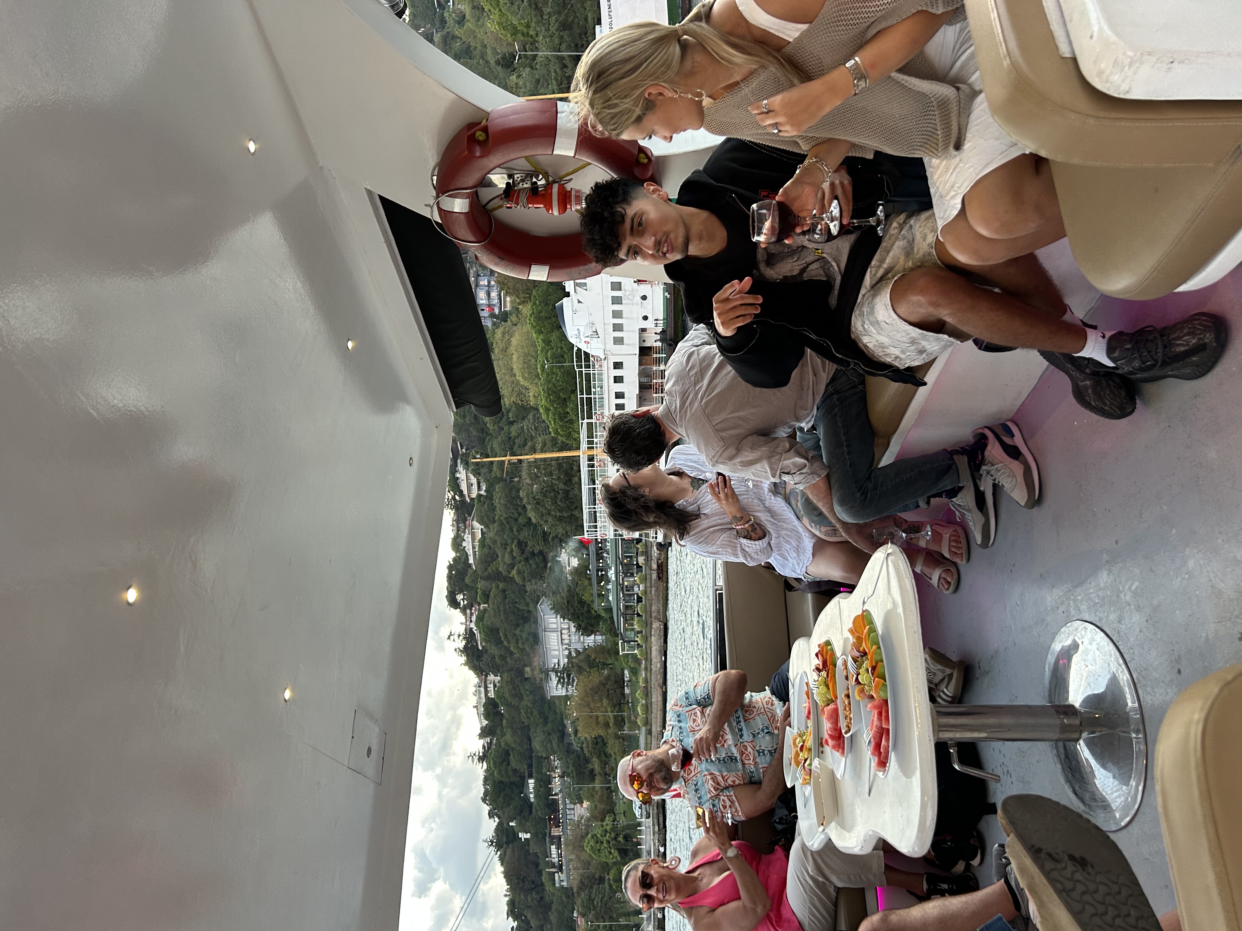 Small Group vs. Midsize Group Bosphorus Cruise: Which One Is Right for You? | Bosphorus Yachts Blog